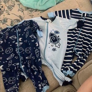 Carter’s newborn footies